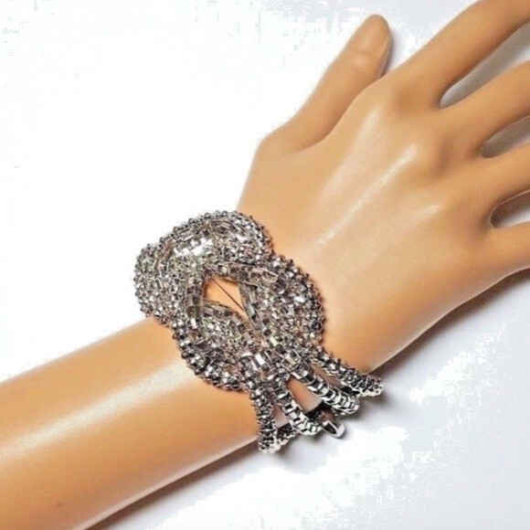 Silver Infinity Knot Bracelet 7" Pewter tone - Picture 2 of 6